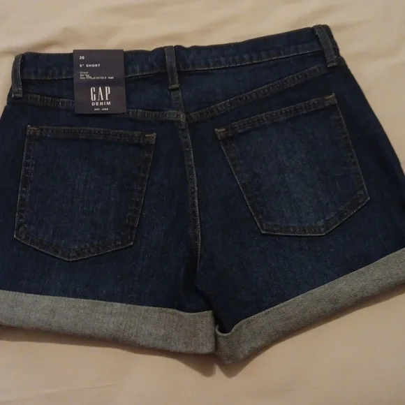 Gap 5" Short Stretch Mid-Rise 28 10 NWT - Picture 3 of 4